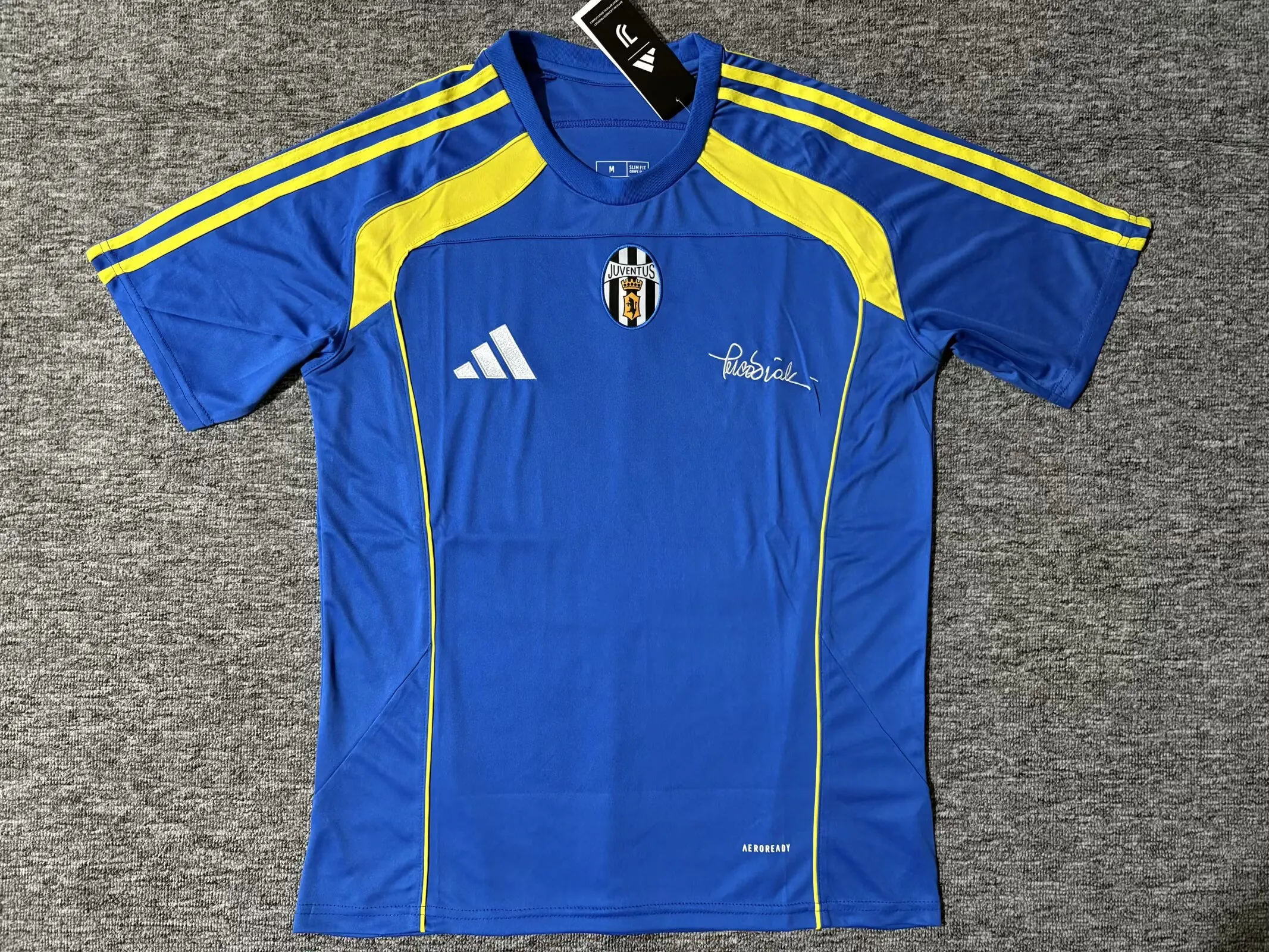 2025/2026 Juventus Co-branded Edition Football Jersey 1:1 Thai quality