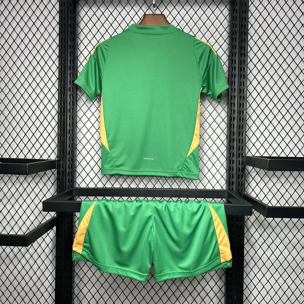 2024/2025 Newcastle United Goalkeeper Jersey Shirt 1:1 Thai Quality Kids Size