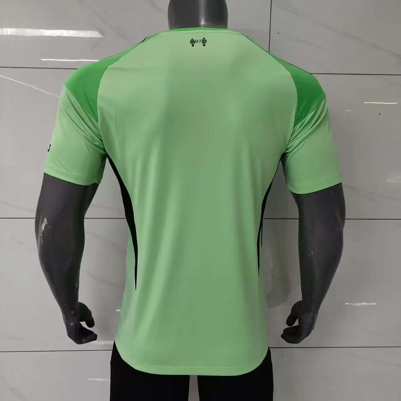 2025/2026 Player Version Liverpool Goalkeeper Green Football Jersey 1:1 Thai quality