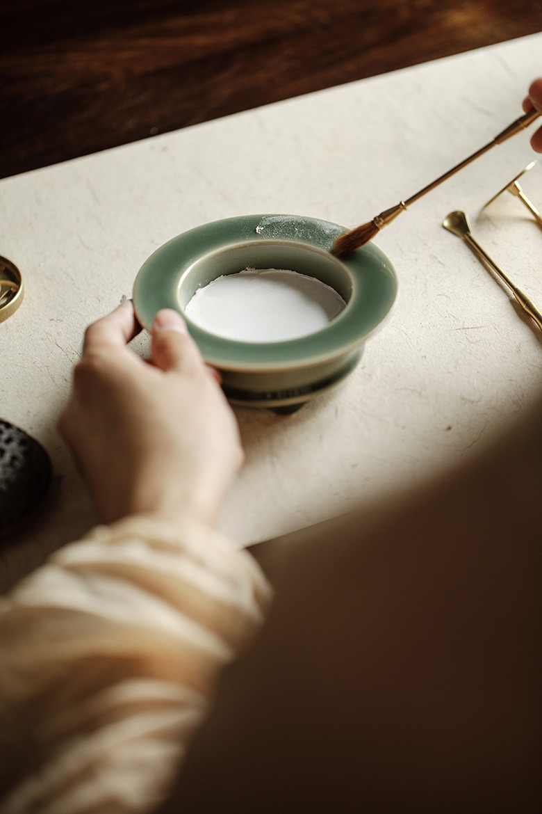 Jade-Glazed Incense Powder Kit with Floral Openwork Lid 13