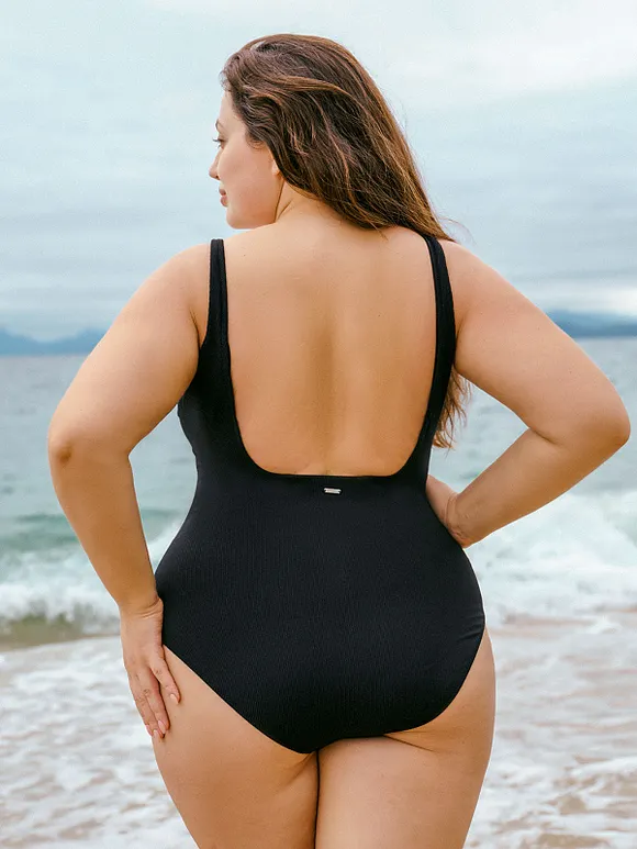 Black U-shape Plus Size One-Piece Swimsuit