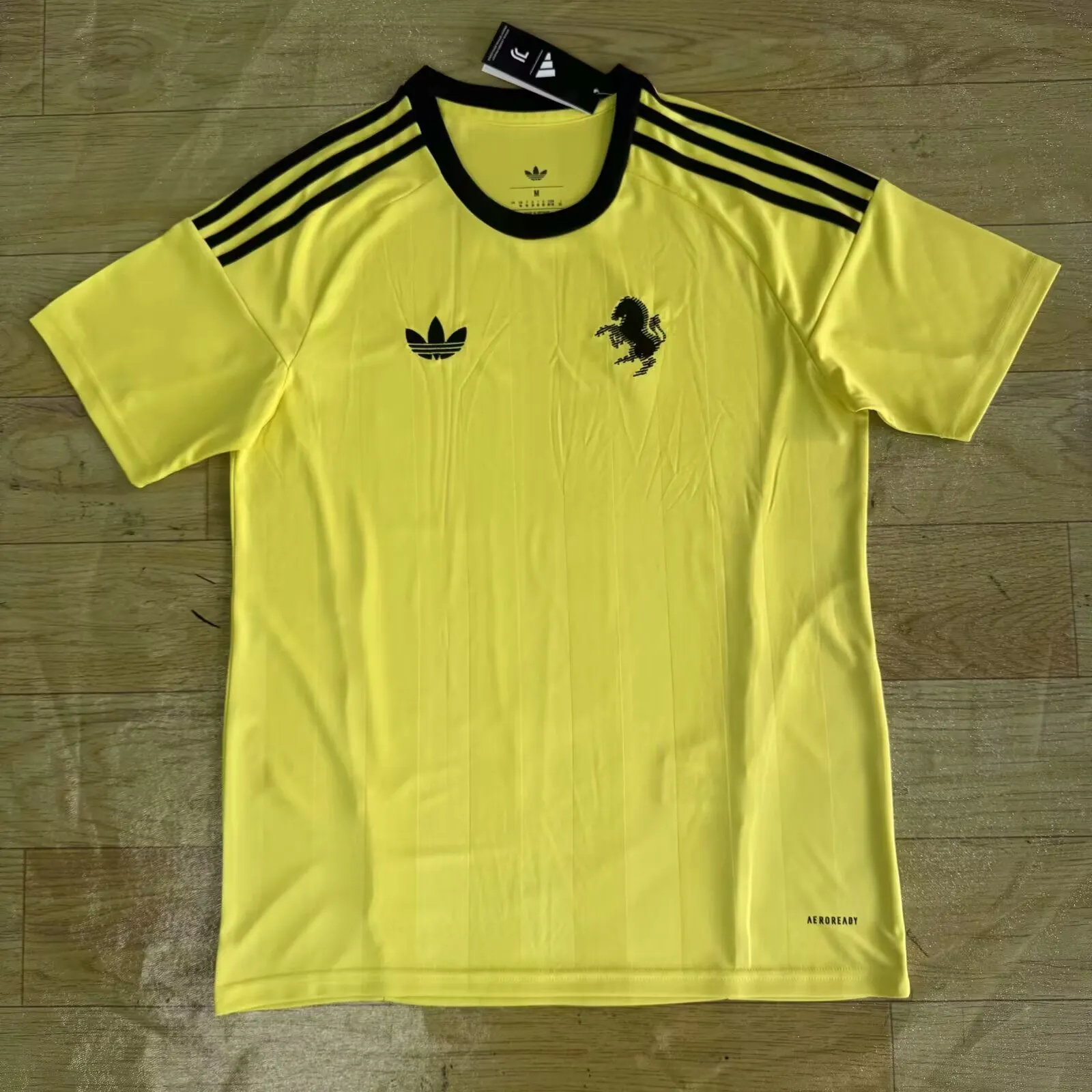 2025/2026 Juventus Goalkeeper Yellow Football Jersey 1:1 Thai quality