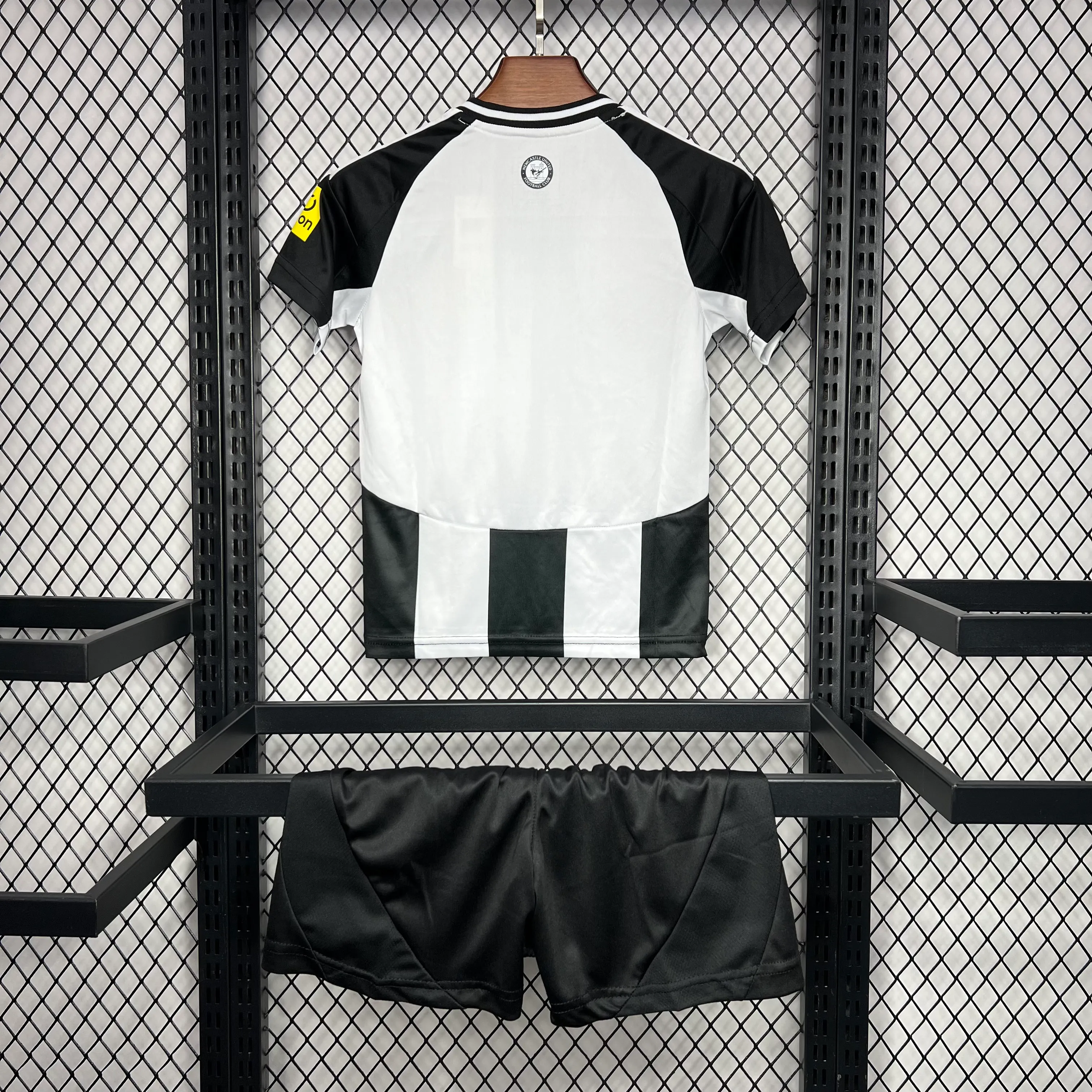 2024/2025 Newcastle United Home Football Jersey Shirt 1:1 Thai Quality Kids Size