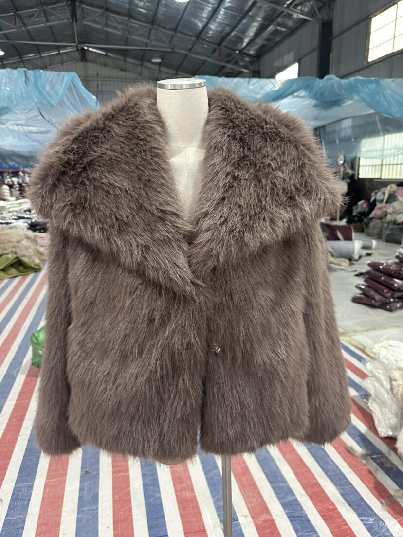 Amazon European and American Cross-Border Wholesale 2025 Autumn and Winter Women's Pure Color Artificial Fur Lapel Outwear Women's Outwear