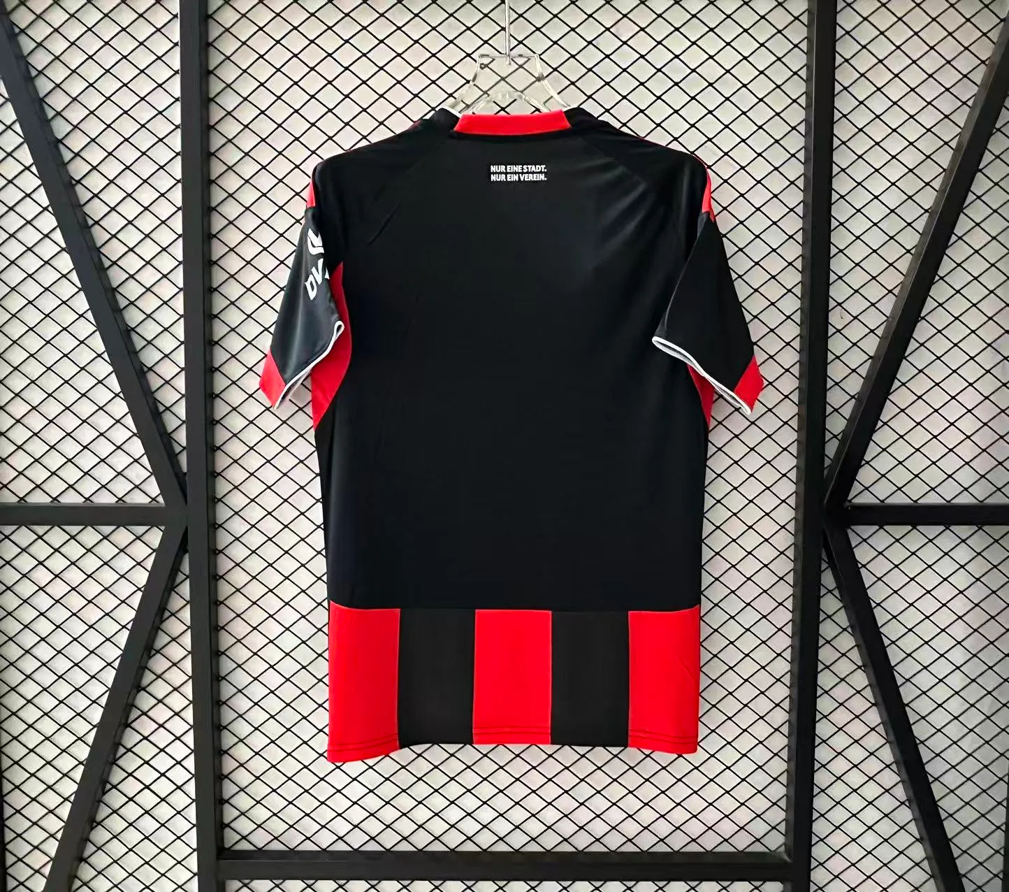 2025/2026 Frankfurt Home Football Jersey 1:1 Thai quality