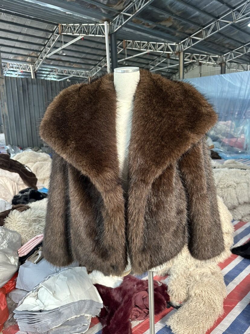 Amazon European and American Cross-Border Wholesale 2025 Autumn and Winter Women's Pure Color Artificial Fur Lapel Outwear Women's Outwear