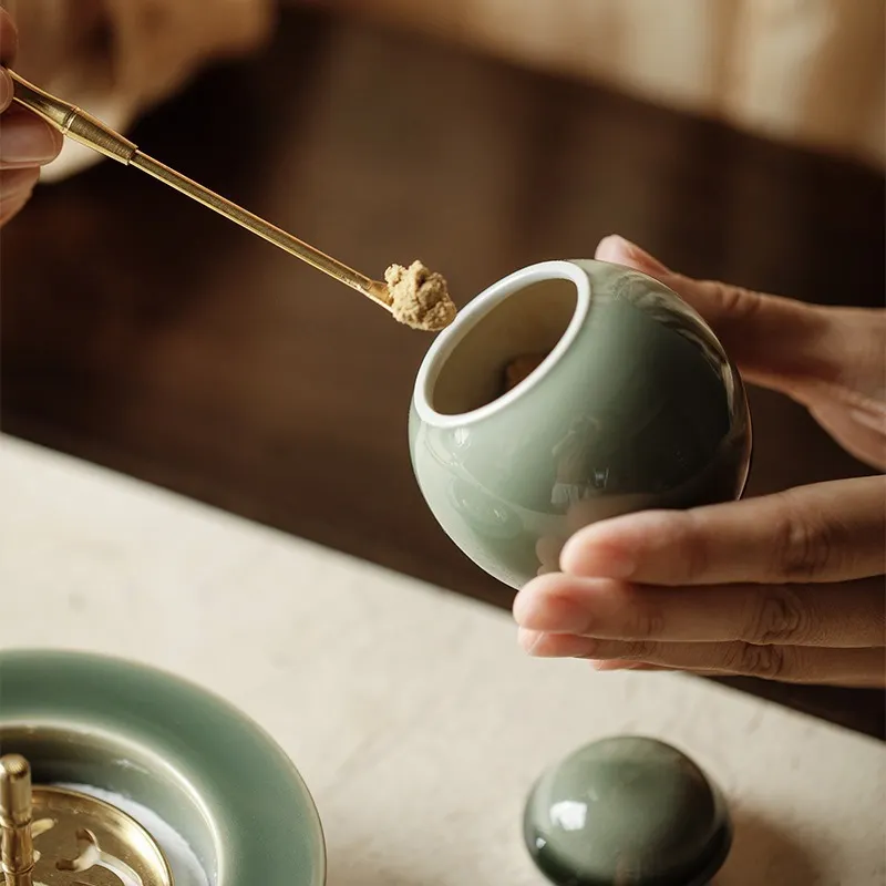 Jade-Glazed Incense Powder Kit with Floral Openwork Lid 5