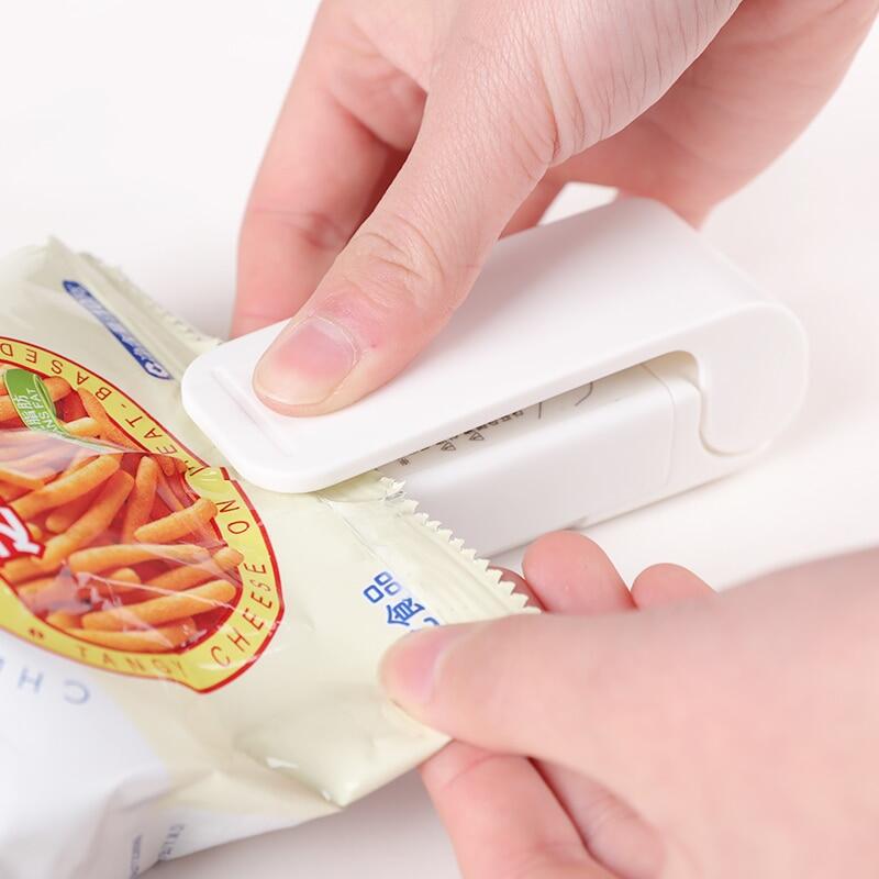 Portable Heat Sealer Plastic Package Storage Bag Mini Sealing Machine Handy Sticker and Seals for Food Snack Kitchen Accessories Portable Heat Sealer Plastic Package Storage Bag Mini Sealing Machine Handy Sticker and Seals for Food Snack Kitchen Accessories